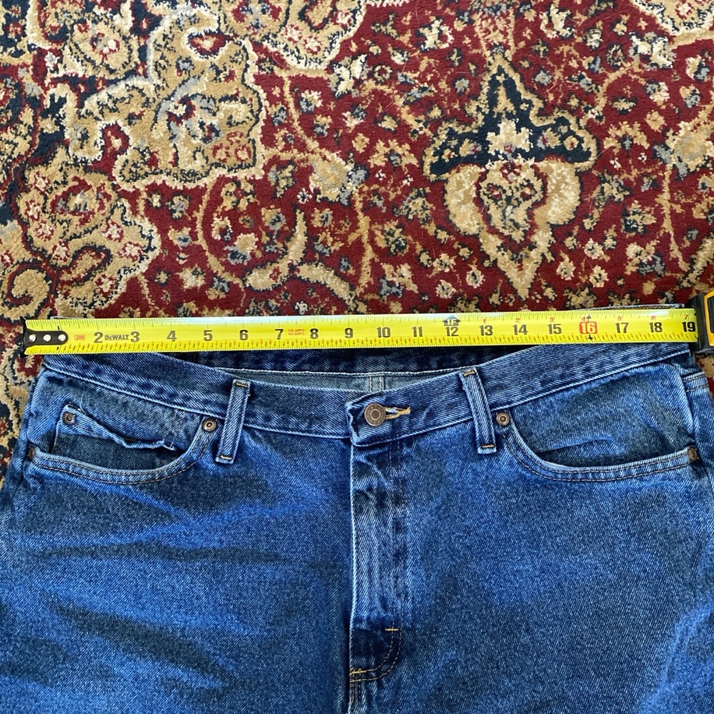 Baggy wrangler denim jorts
Inseam-16 inches
Waist-38
Leg opening-12.5 inches